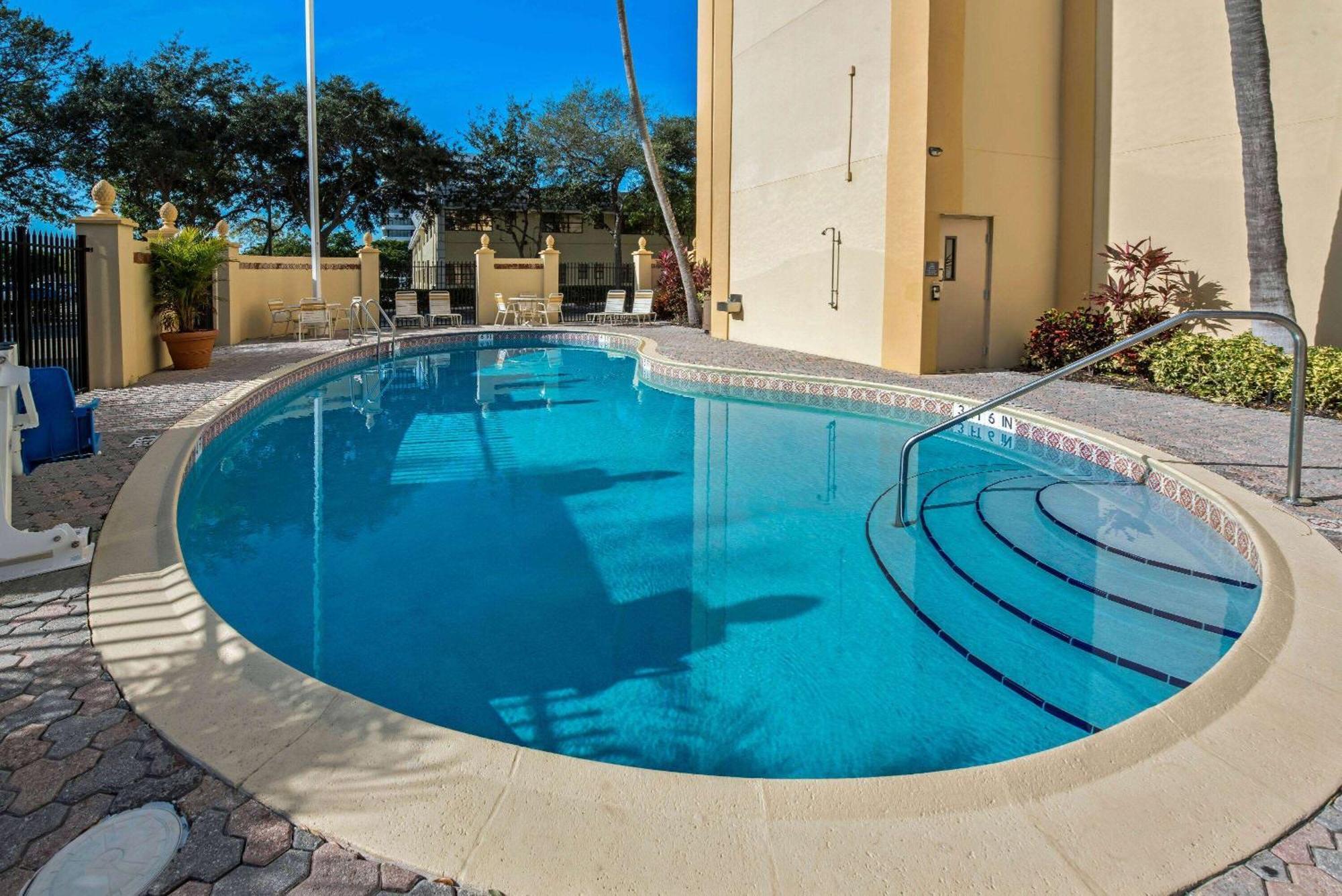 La Quinta By Wyndham West Palm Beach Airport Buitenkant foto